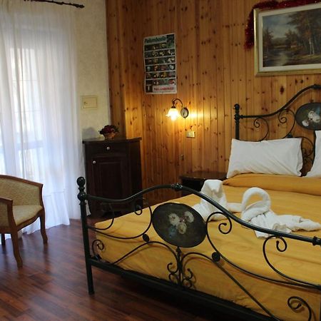 Hotel Lo Scoiattolo Cotronei Esterno foto